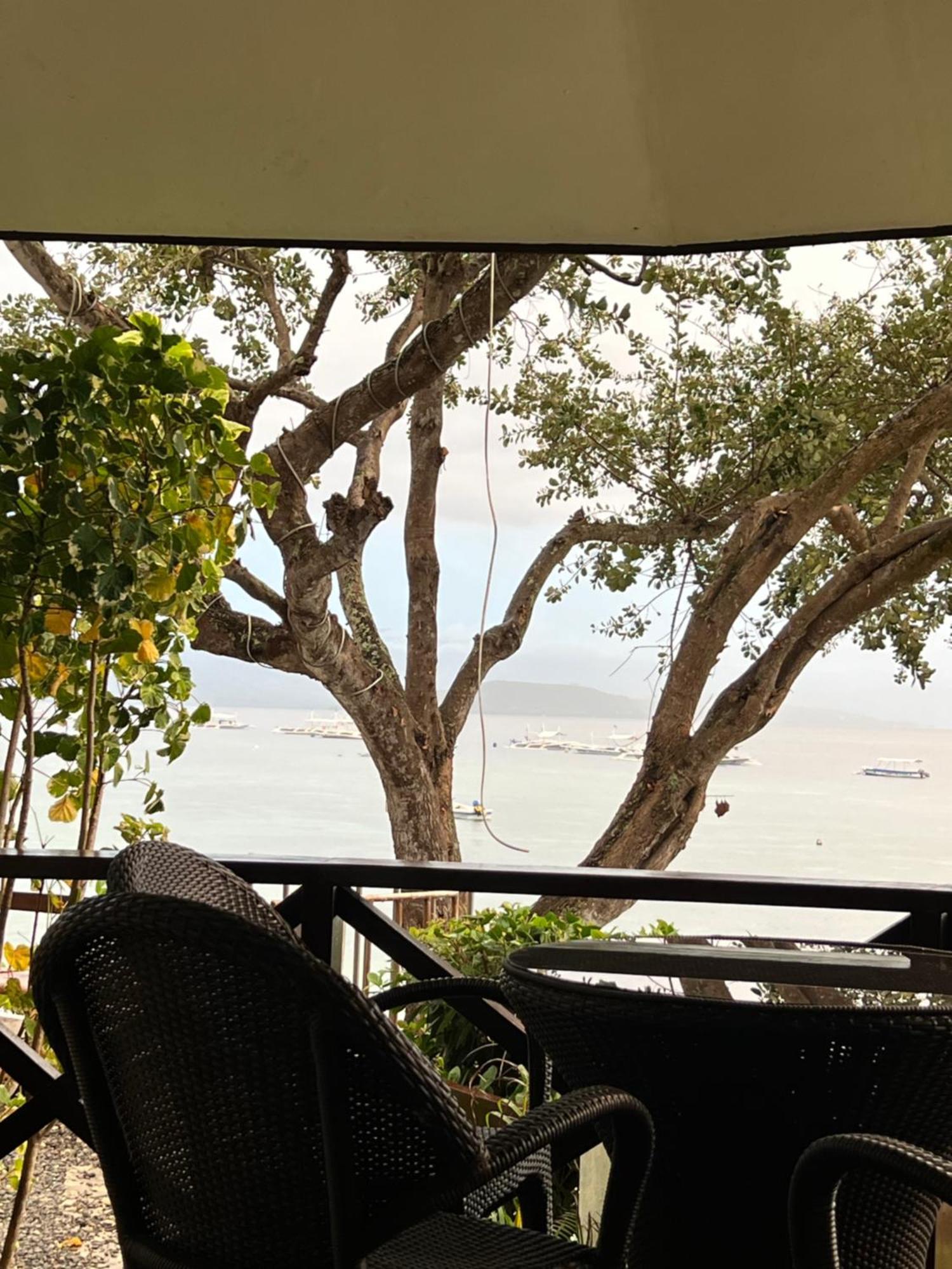 Pescador View - Beachfront & Nearby The Ocean Hostels & Restaurant Moalboal Exterior foto