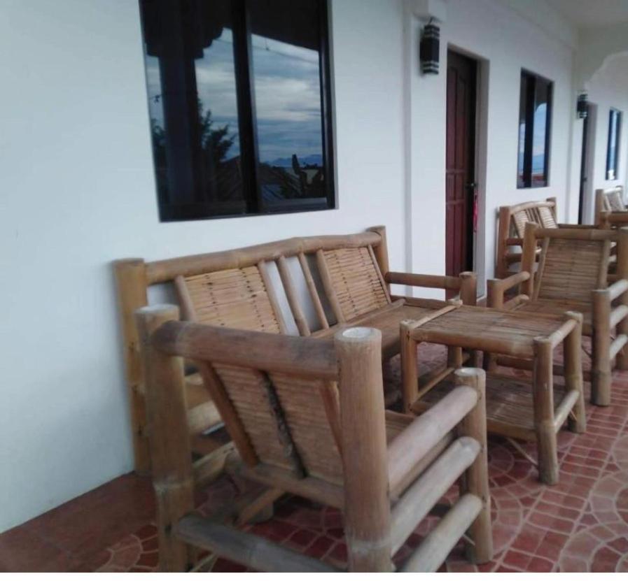 Pescador View - Beachfront & Nearby The Ocean Hostels & Restaurant Moalboal Exterior foto