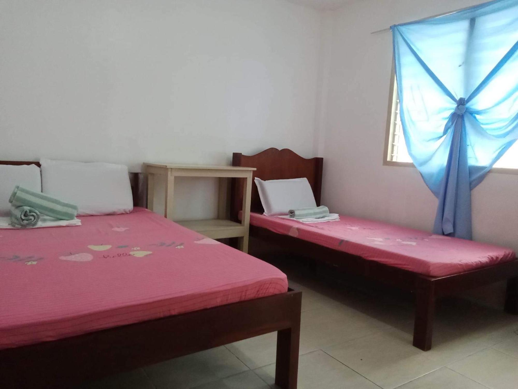 Pescador View - Beachfront & Nearby The Ocean Hostels & Restaurant Moalboal Exterior foto