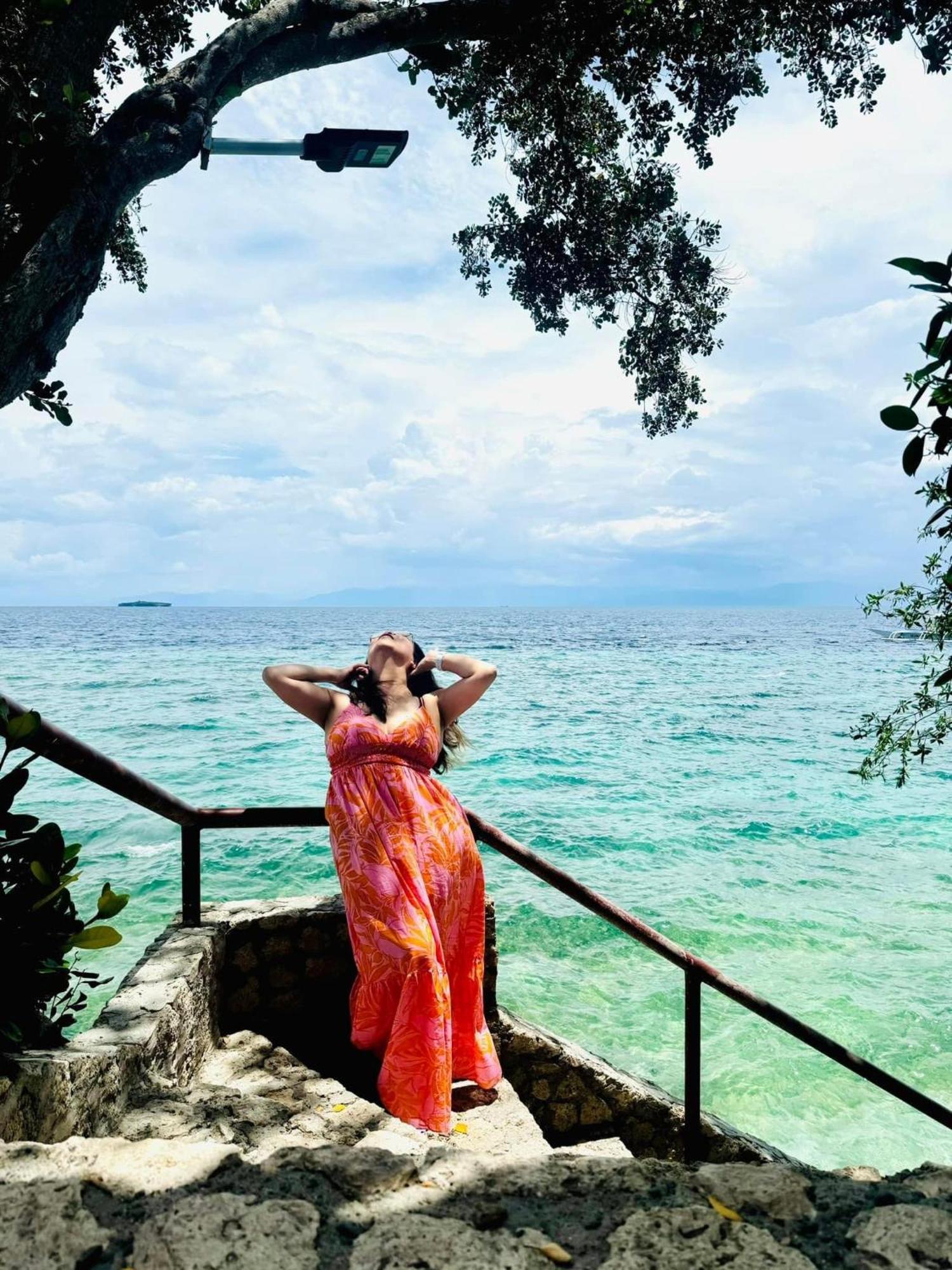Pescador View - Beachfront & Nearby The Ocean Hostels & Restaurant Moalboal Exterior foto