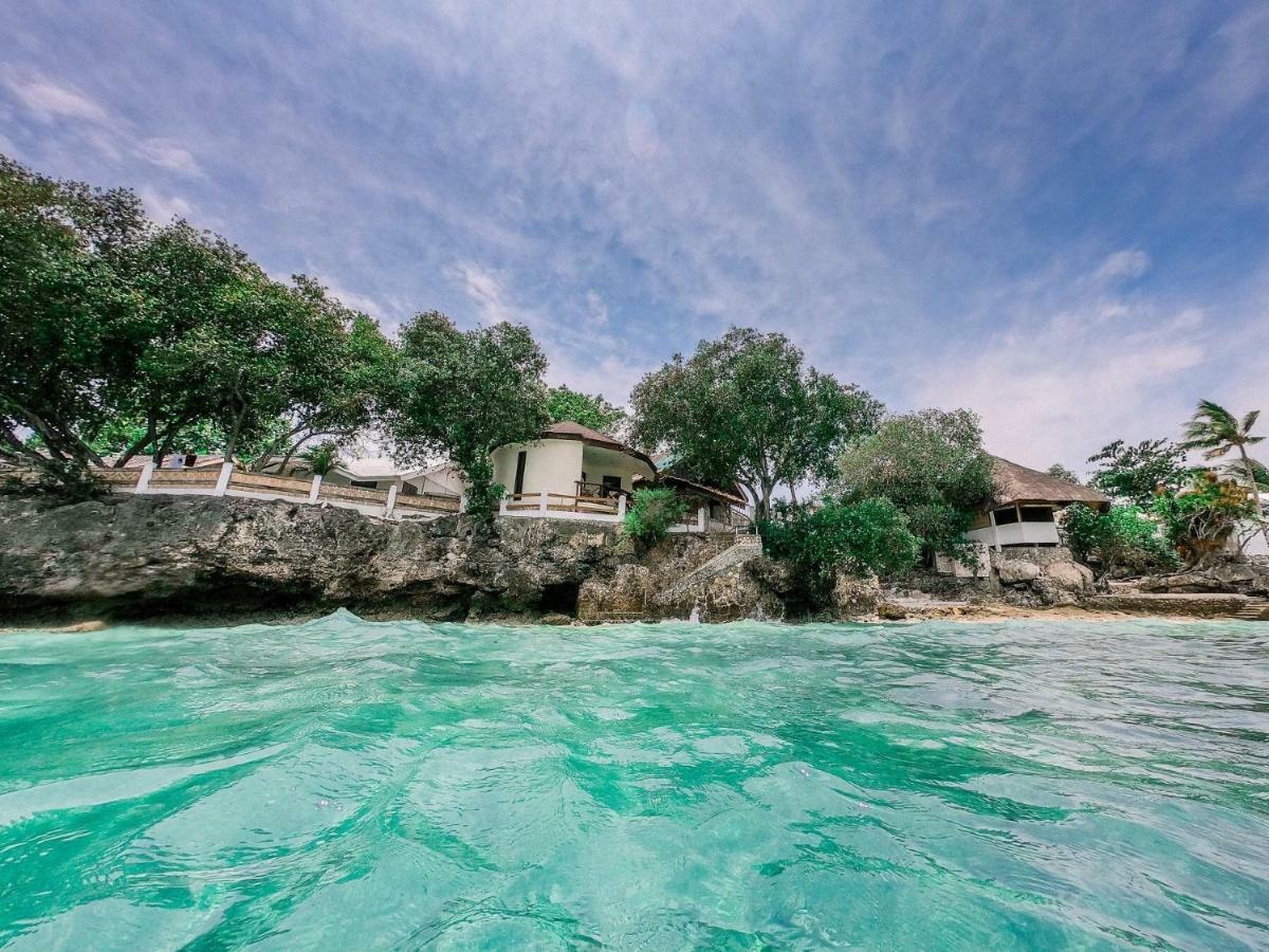 Pescador View - Beachfront & Nearby The Ocean Hostels & Restaurant Moalboal Exterior foto